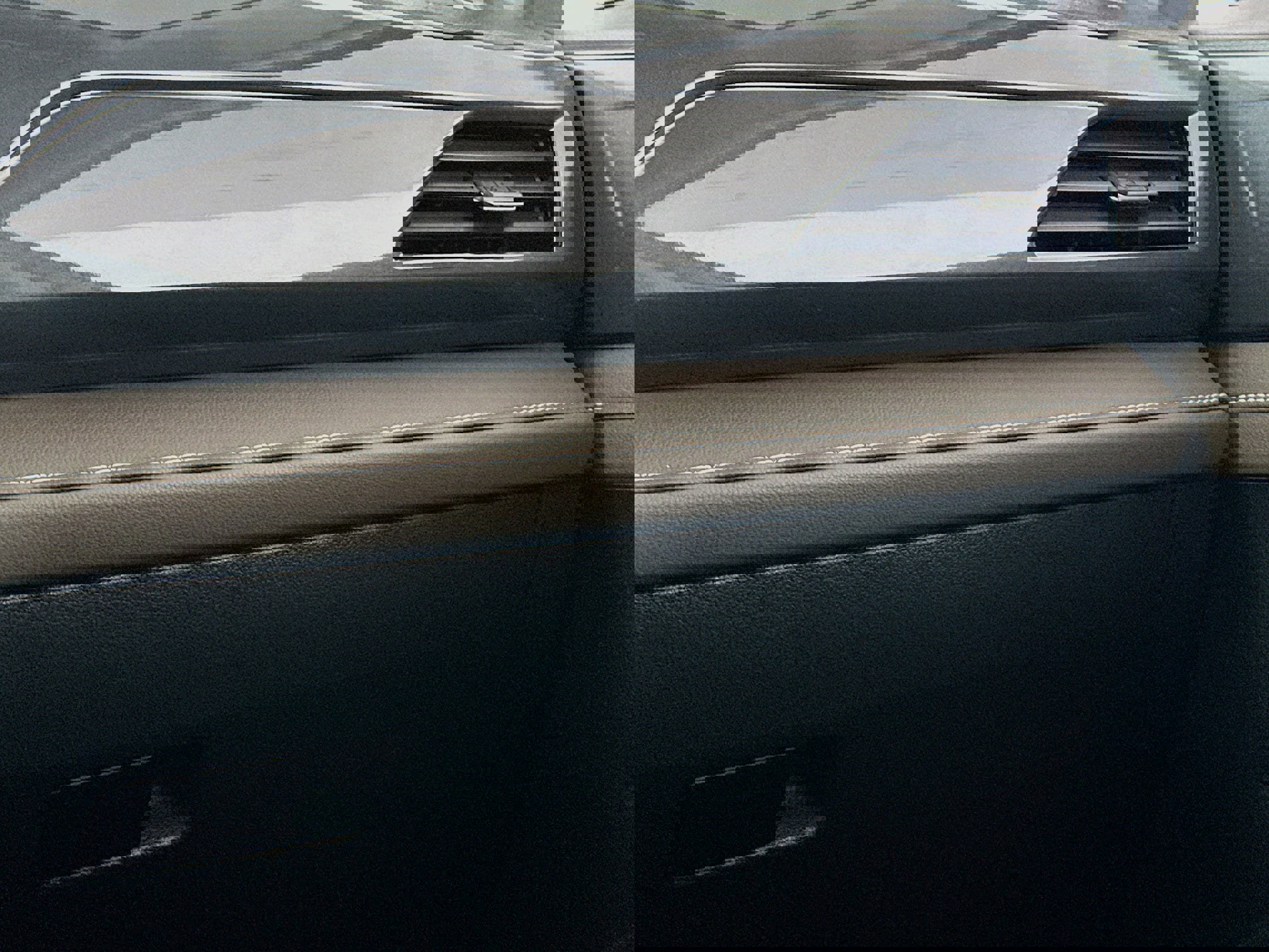 Used 2022 Volkswagen Taos SEL w/ Panoramic Sunroof Package image 16