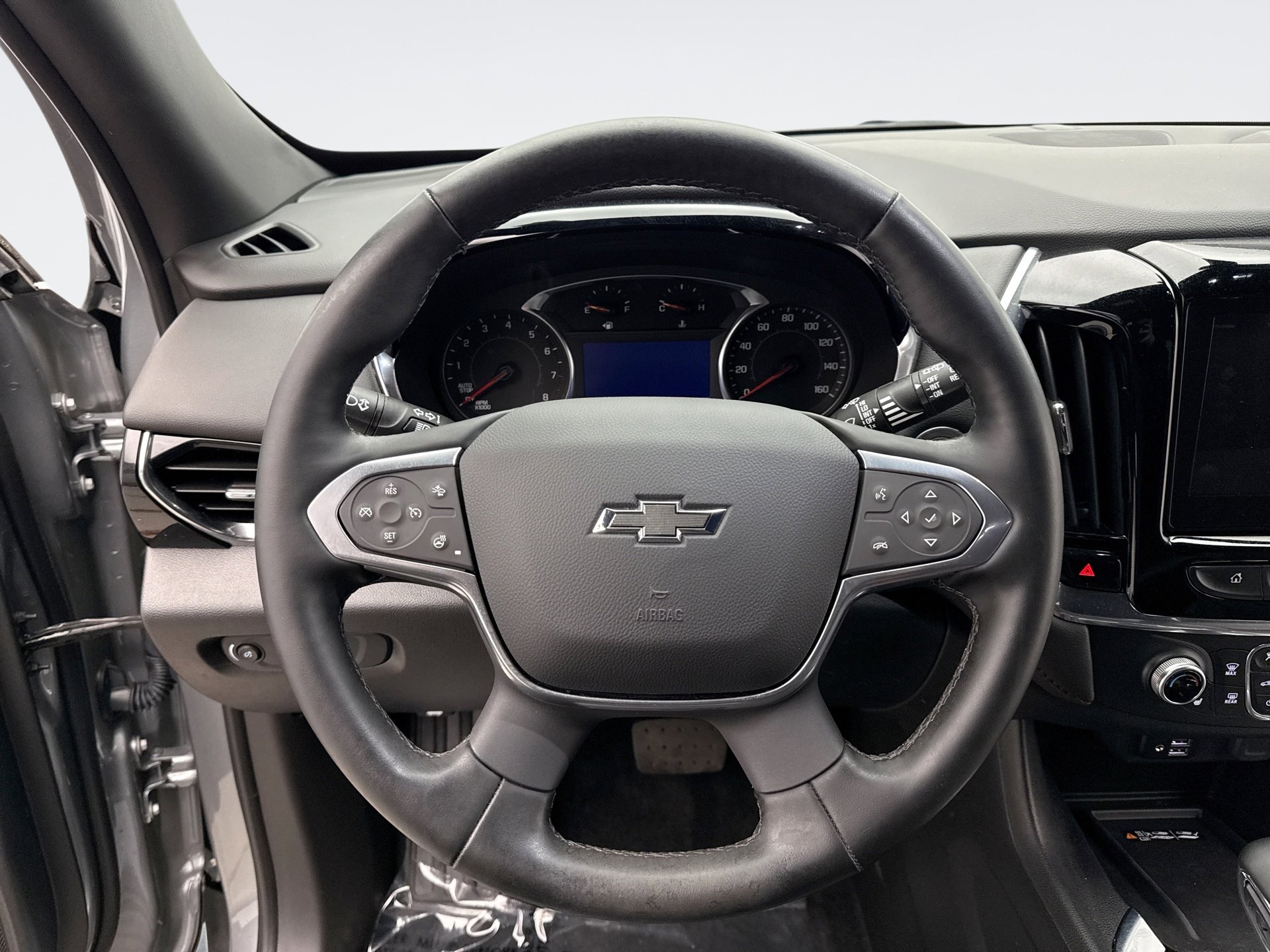 Used 2023 Chevrolet Traverse RS image 12