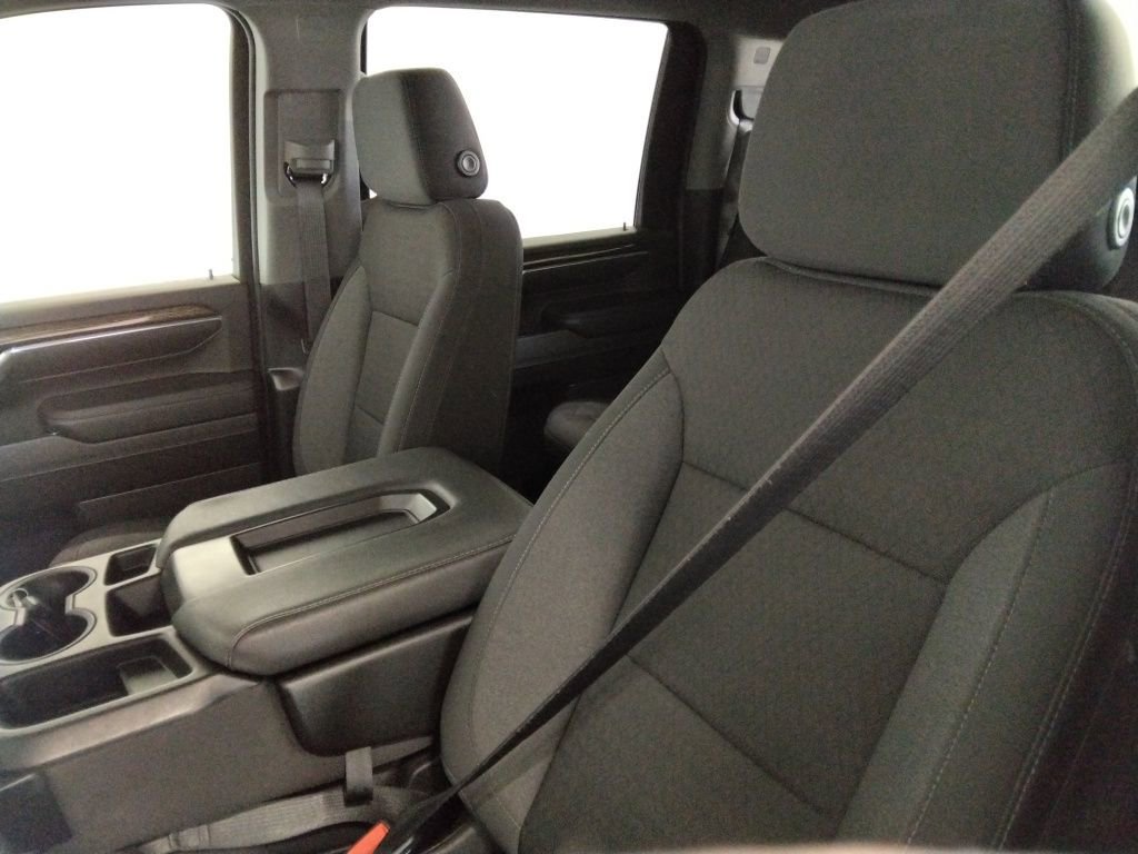 Used 2024 GMC Sierra 2500 SLE image 28