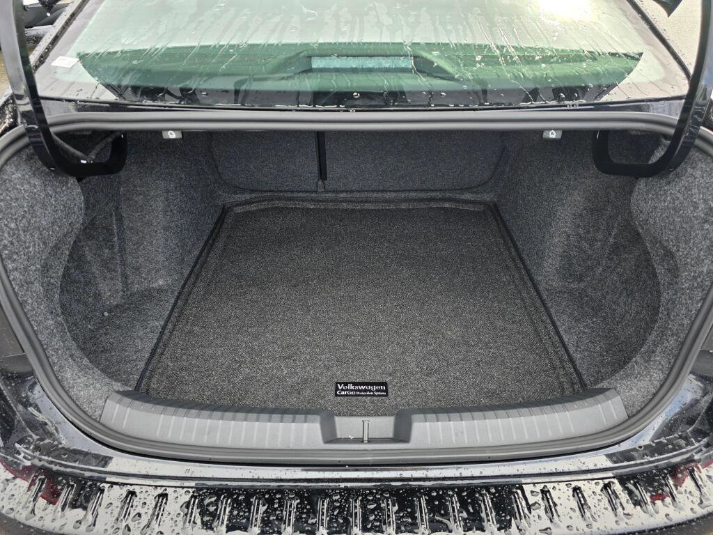 New 2026 Volkswagen Jetta SE image 16