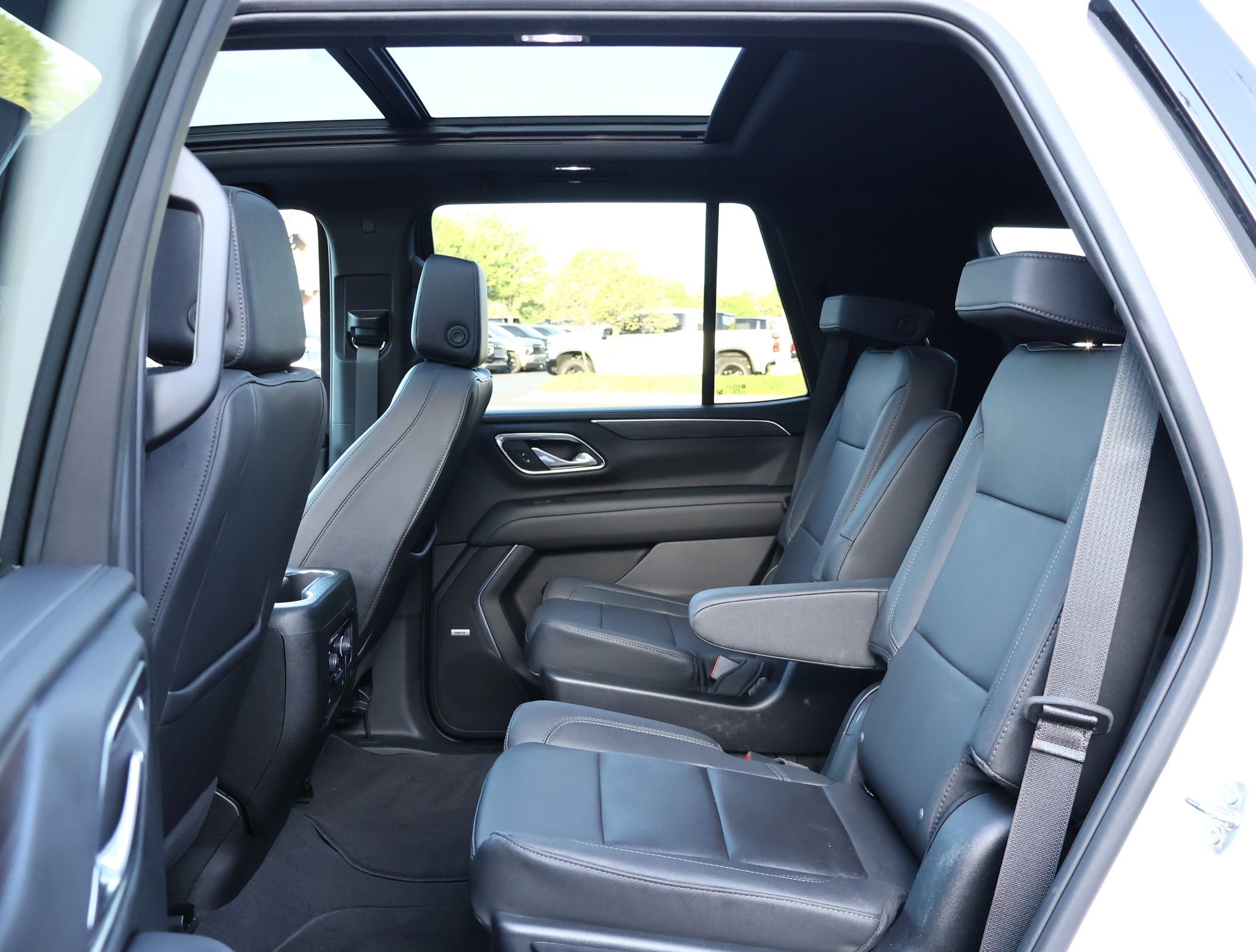 Used 2023 Chevrolet Tahoe Z71 w/ Z71 Off-Road Package AWD/4WD image 25