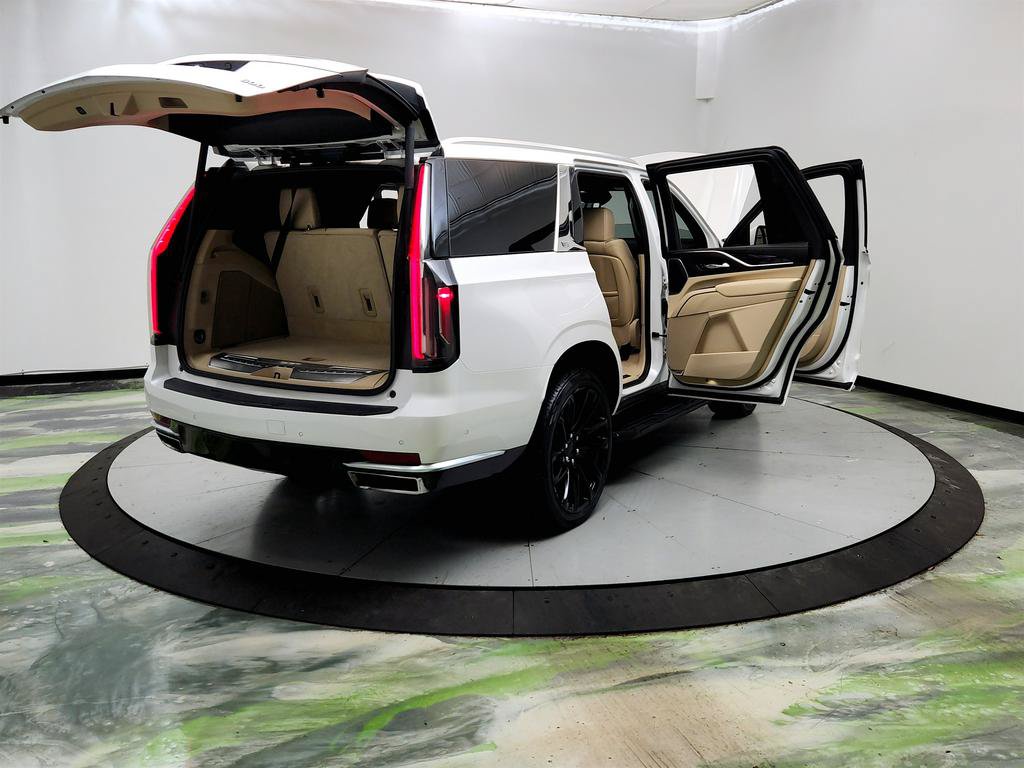 Used 2021 Cadillac Escalade Premium Luxury w/ LPO, Illumination Package AWD/4WD image 11