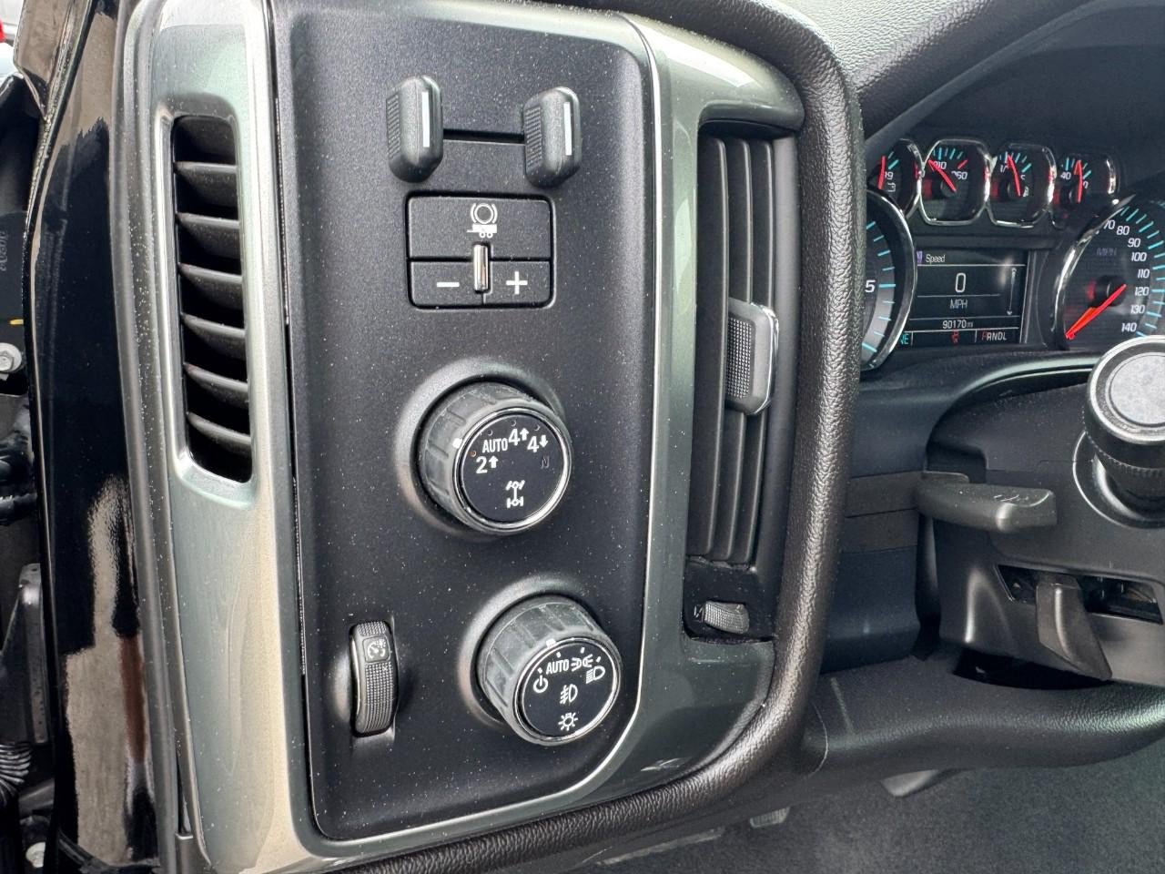 Used 2019 Chevrolet Silverado 1500 LT w/ All Star Edition AWD/4WD image 14