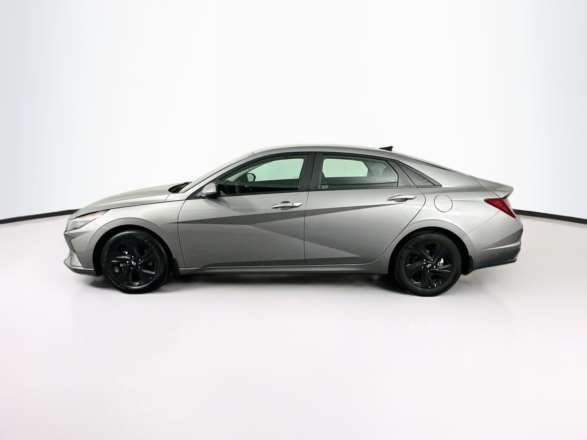Used 2023 Hyundai Elantra SEL w/ Cargo Package FWD image 4