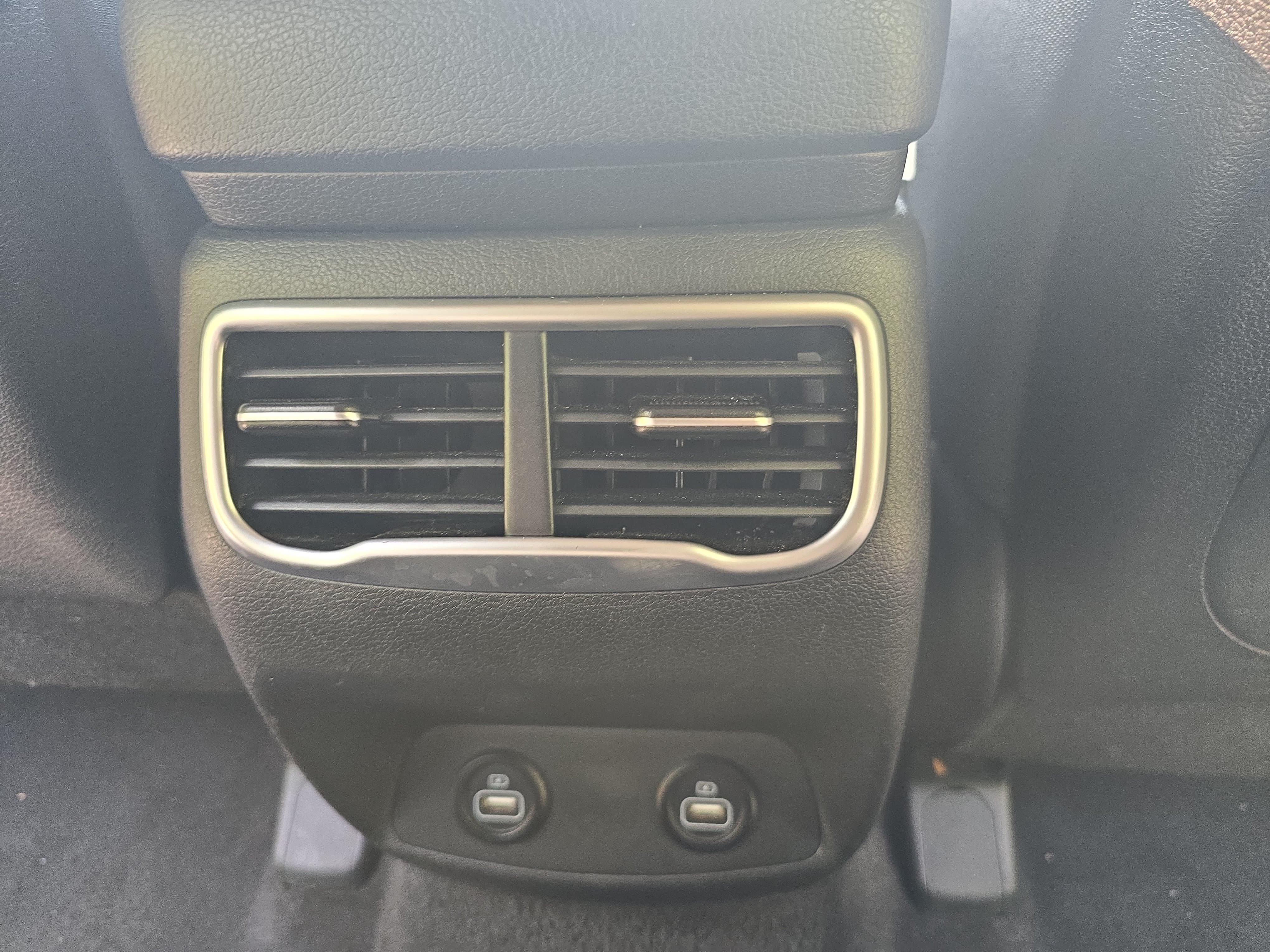 Used 2023 Hyundai Santa Fe SEL FWD image 12