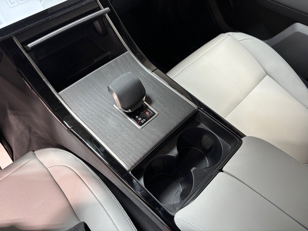 New 2026 Land Rover Range Rover Velar S image 13