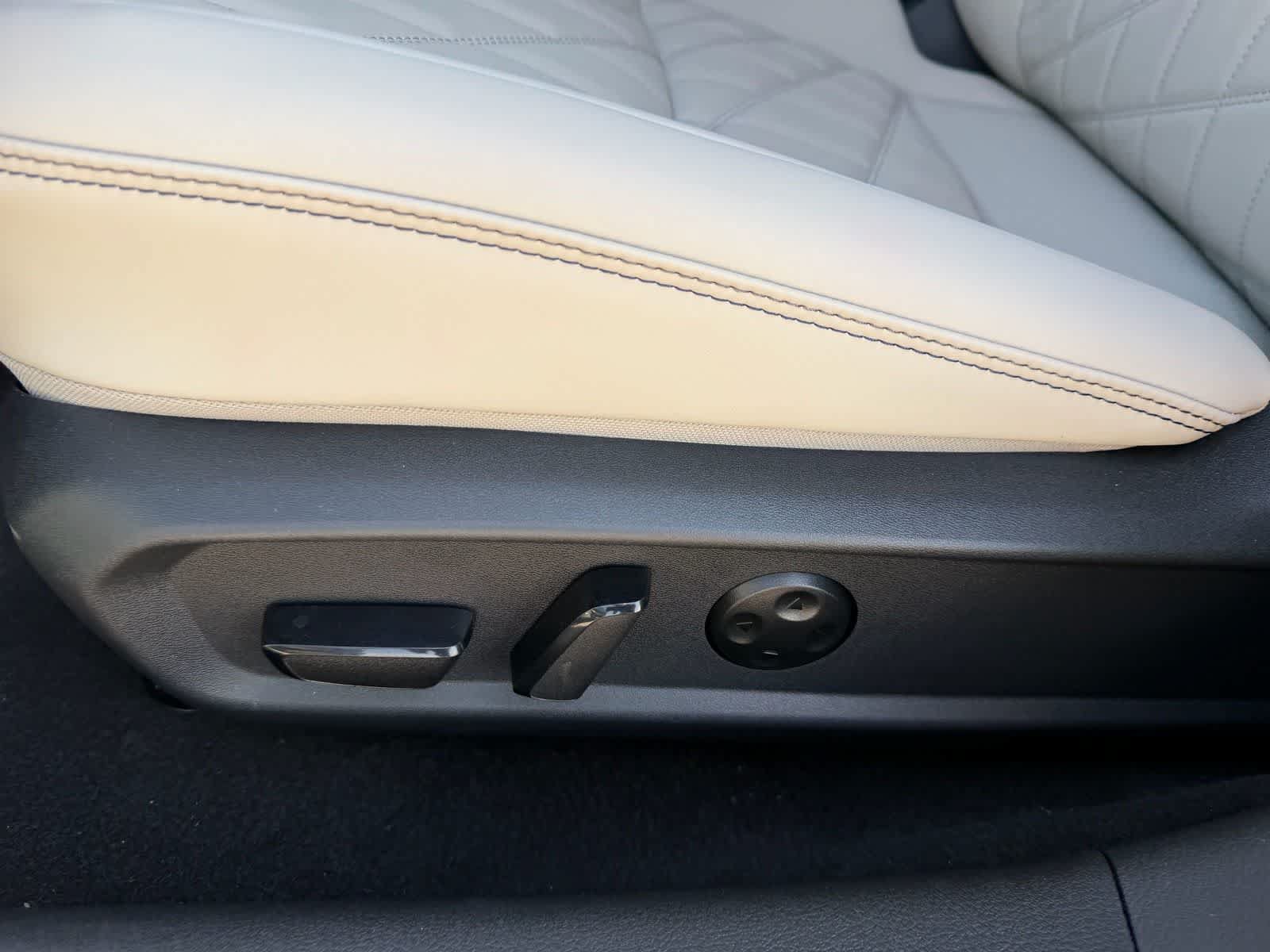 New 2026 Nissan Sentra SL FWD image 19