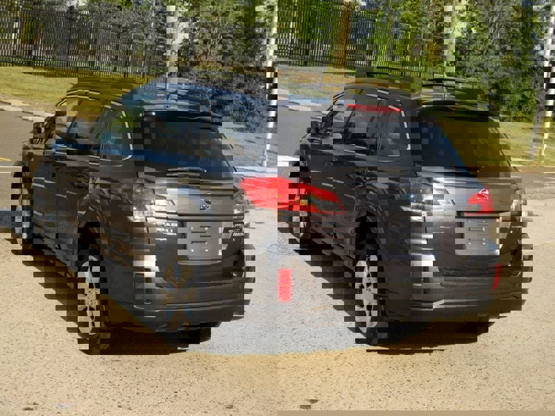 Used 2012 Subaru Outback 2.5i Limited image 9