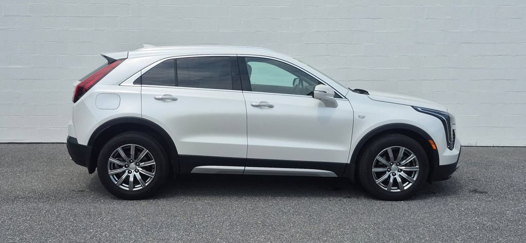 Used 2022 Cadillac XT4 Premium Luxury w/ Technology Package AWD/4WD image 6