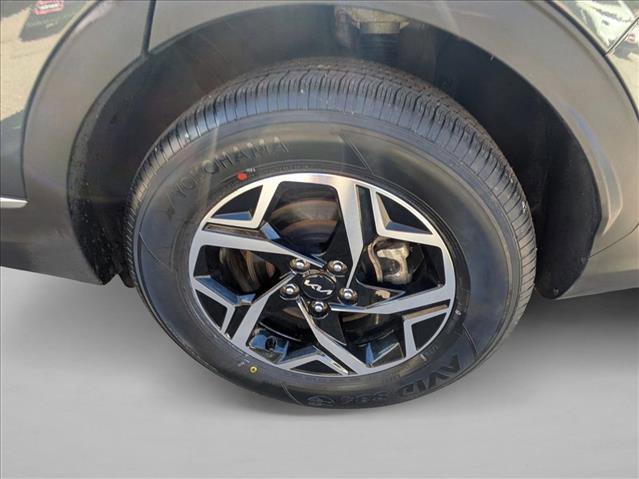 Used 2024 Kia Sportage LX image 9