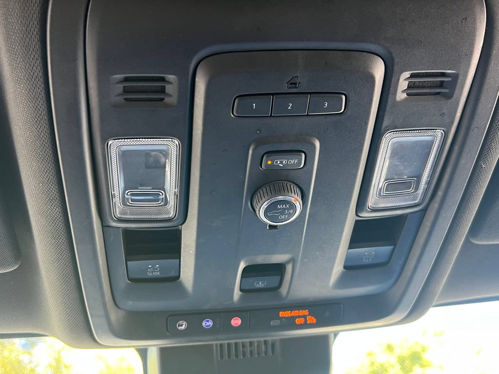 Used 2023 GMC Yukon SLT AWD/4WD image 35