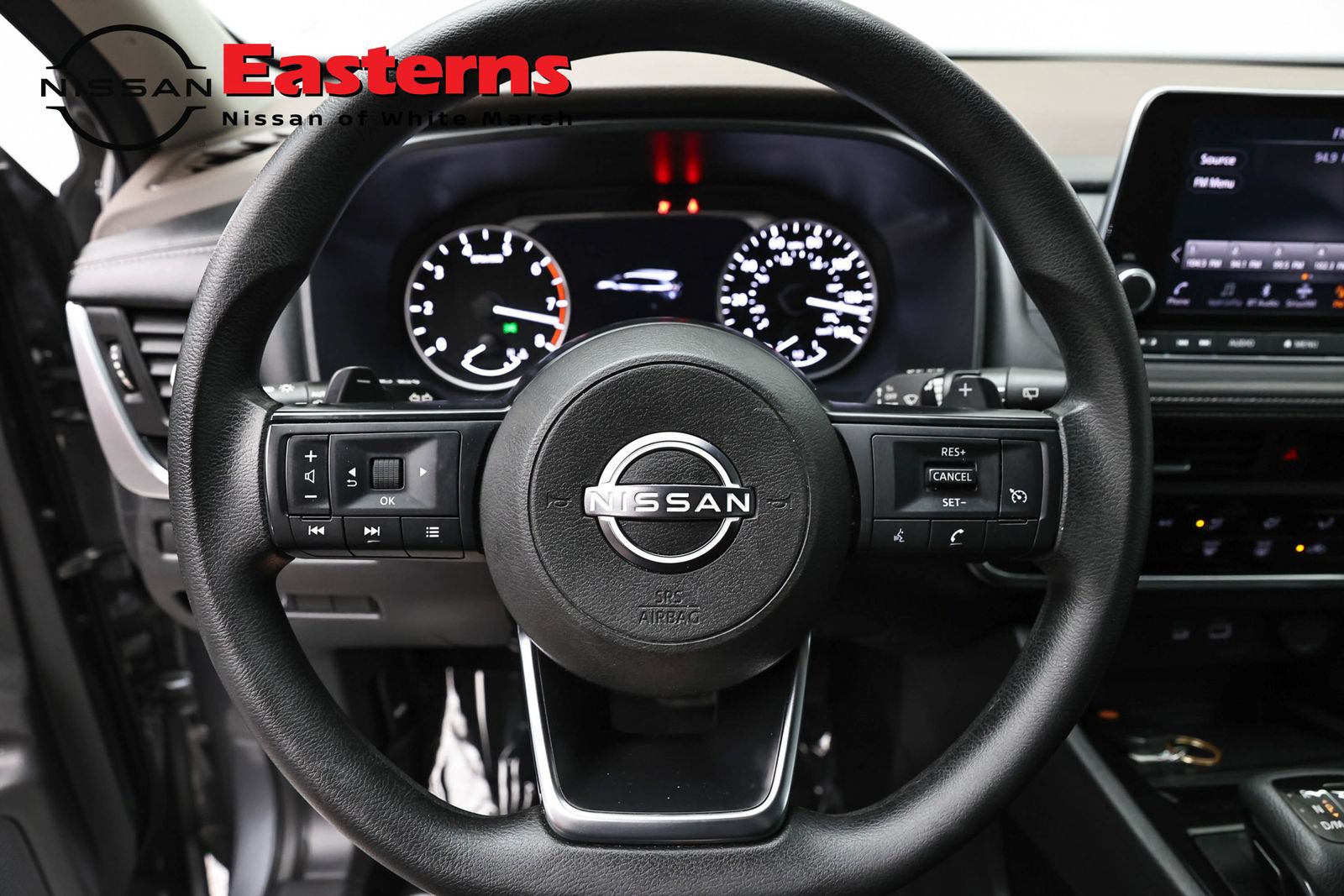 Used 2023 Nissan Rogue S AWD/4WD image 10