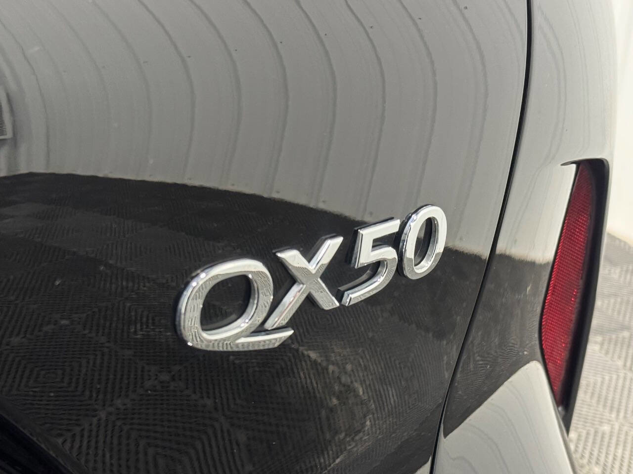 Used 2019 INFINITI QX50 Essential w/ Premium Heat Package image 6