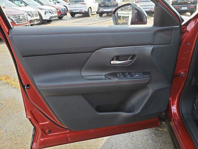 New 2026 Nissan Kicks SR w/ Cold Weather Package AWD/4WD image 12