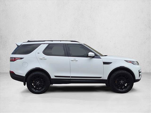 Used 2017 Land Rover Discovery HSE AWD/4WD image 4
