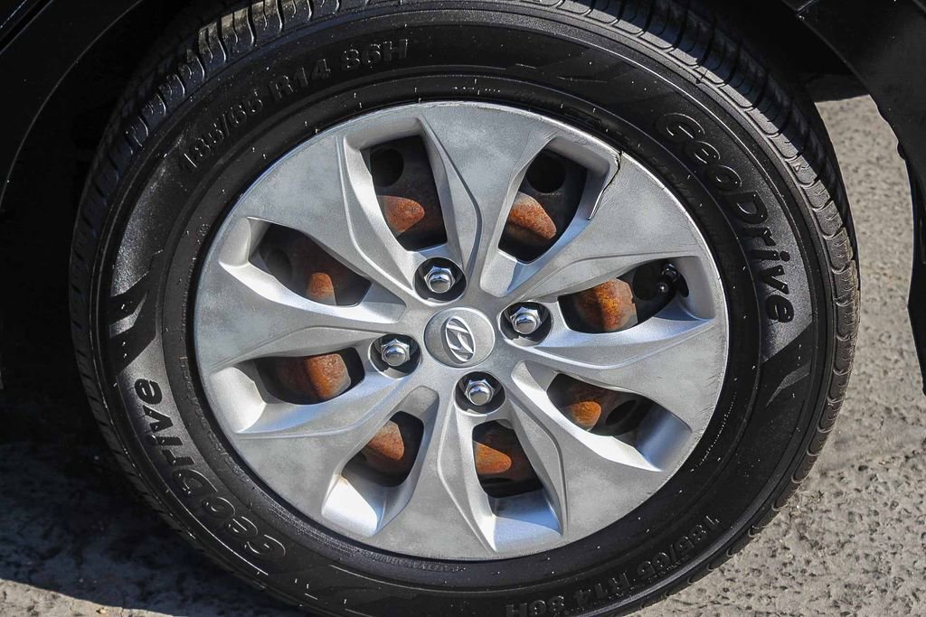 Used 2016 Hyundai Accent SE image 11