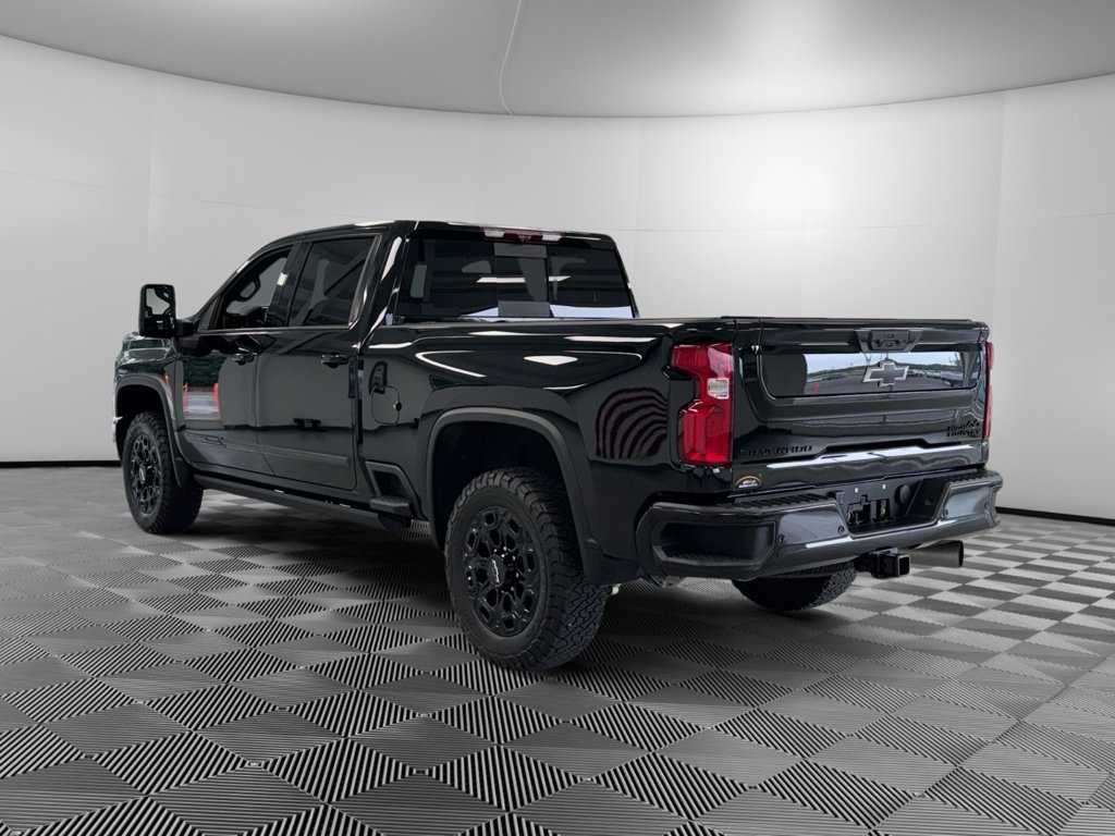 Used 2024 Chevrolet Silverado 2500 High Country w/ High Country Premium Package AWD/4WD image 6