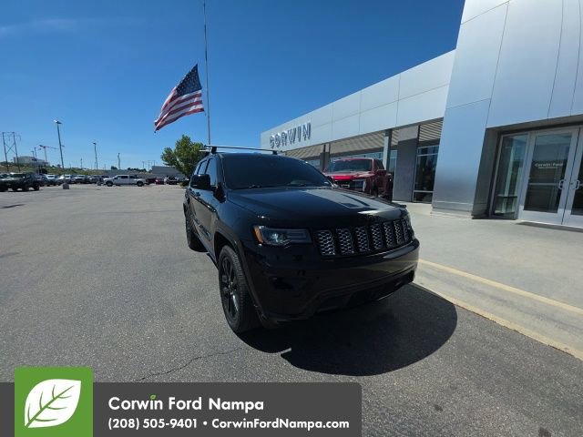 Used 2021 Jeep Grand Cherokee Laredo X AWD/4WD image 1