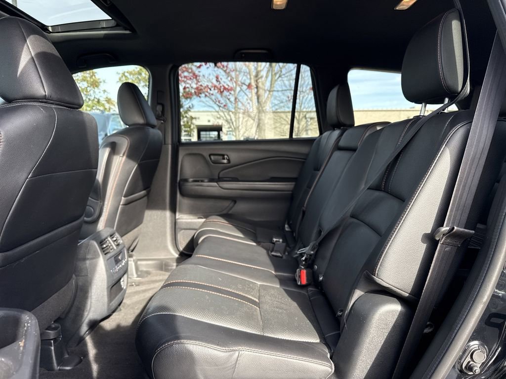 Used 2022 Honda Pilot TrailSport image 14