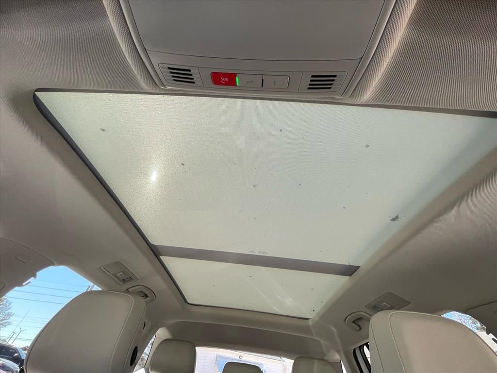 Used 2020 Volkswagen Tiguan SE w/ Panoramic Sunroof Package image 22