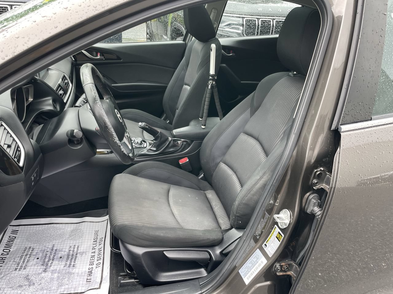 Used 2016 MAZDA MAZDA3 i Touring w/ Popular Equipment Package FWD image 11