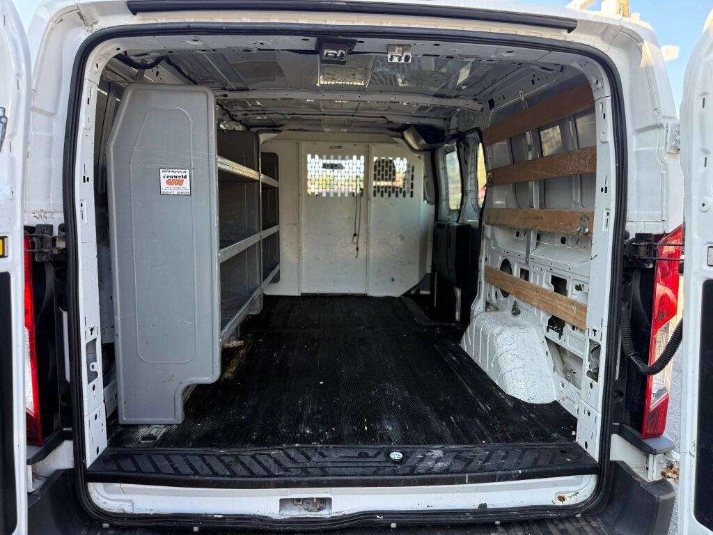 Used 2015 Ford Transit 250 250 3dr SWB Low Roof Cargo Van w/ Exterior Upgrade Package image 10