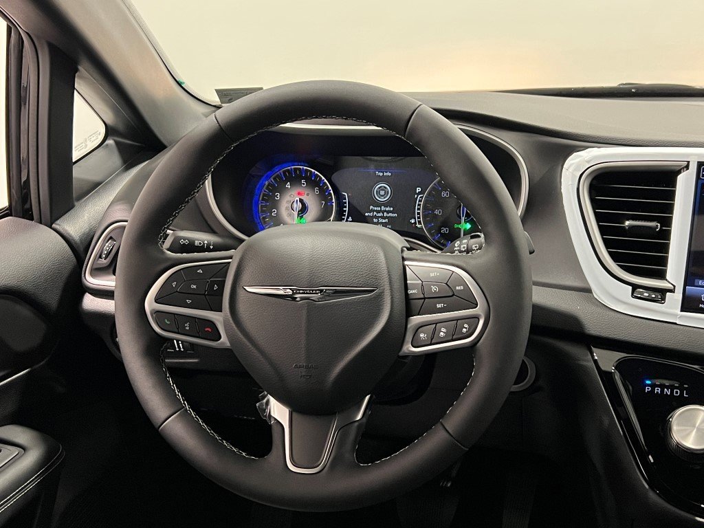 New 2026 Chrysler Voyager LX image 28