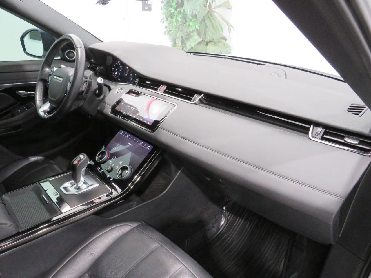 Used 2020 Land Rover Range Rover Evoque R-Dynamic S image 10