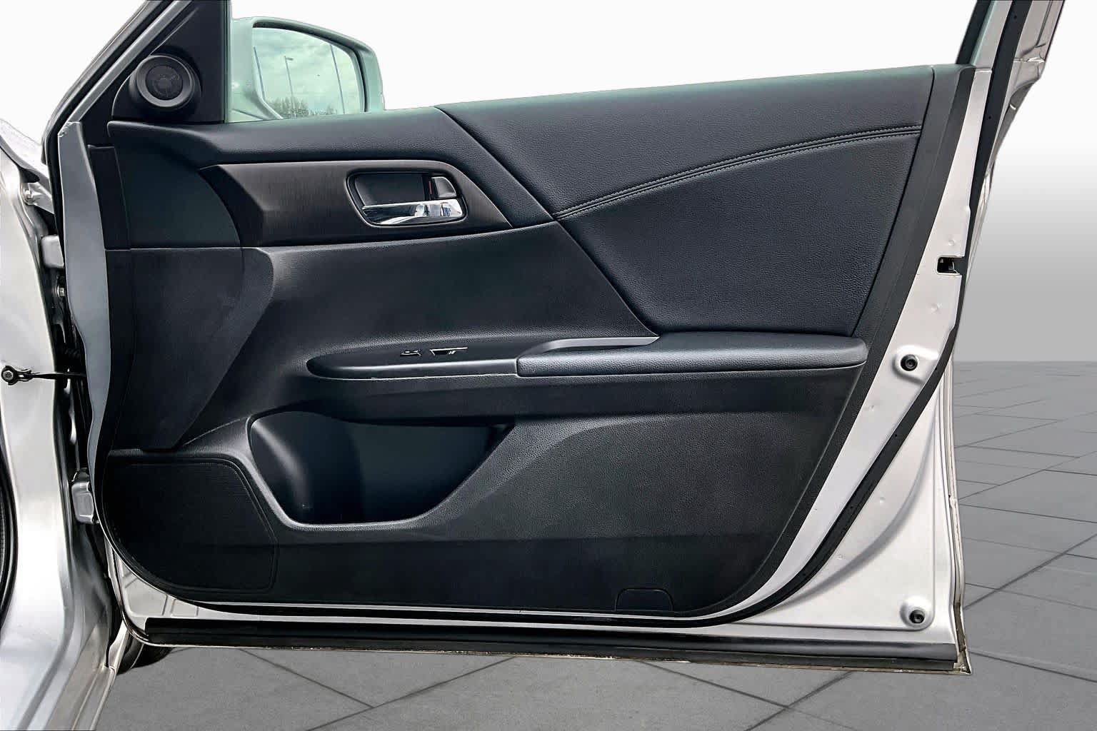 Used 2013 Honda Accord EX image 26