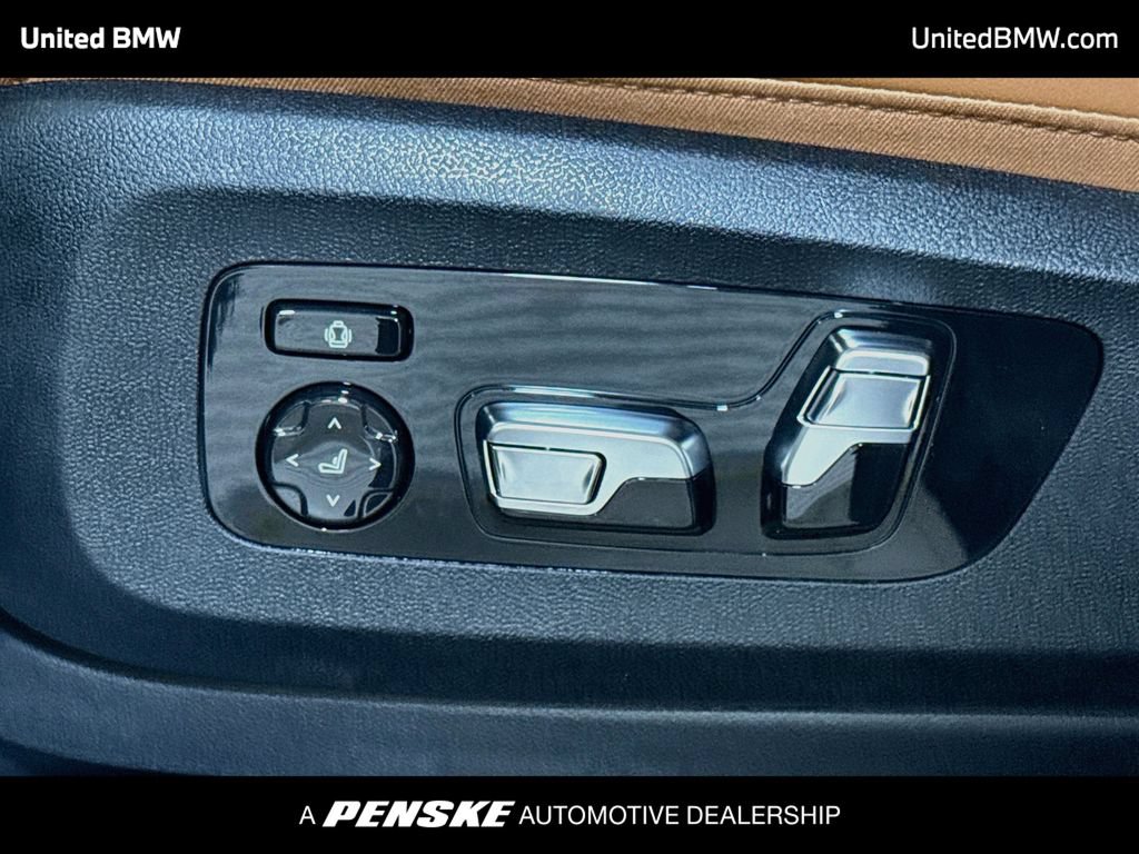 New 2027 BMW X7 xDrive40i w/ M Sport Package AWD/4WD image 11