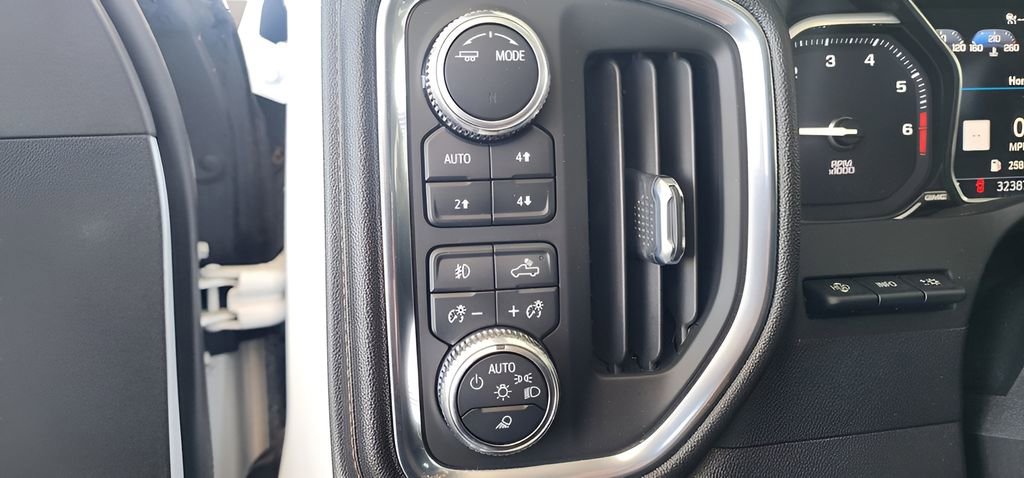 Used 2022 GMC Sierra 1500 AT4 w/ AT4 Premium Package image 29