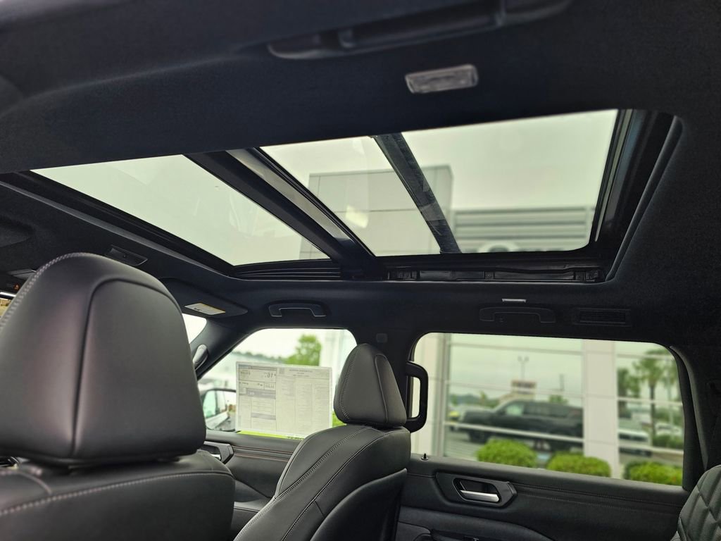 New 2025 Nissan Armada PRO-4X w/ Pro-4X Premium Package image 17