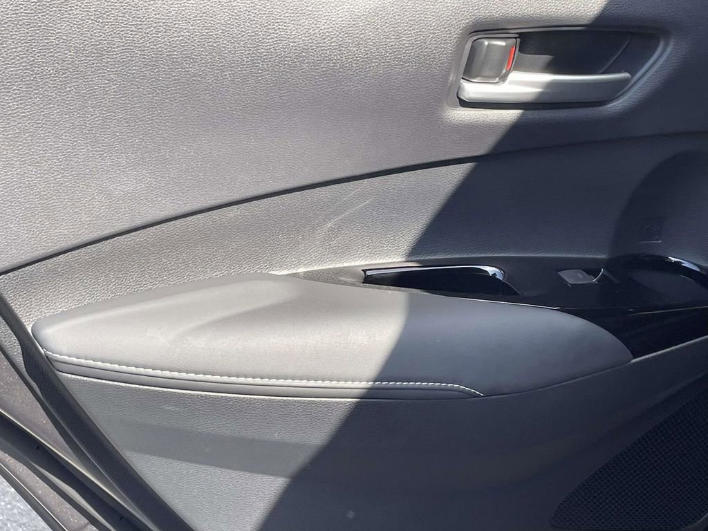 Used 2025 Toyota Corolla XSE image 19