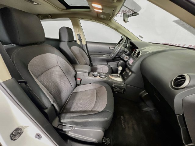 Used 2013 Nissan Rogue SV w/ Premium Pkg AWD/4WD image 37