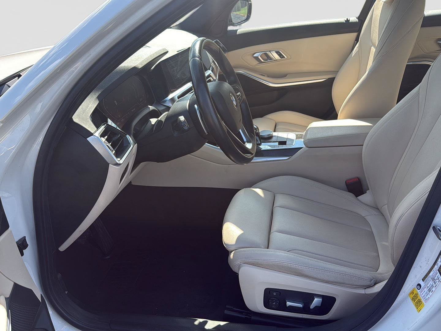 Used 2021 BMW 330i Sedan w/ Convenience Package RWD image 11