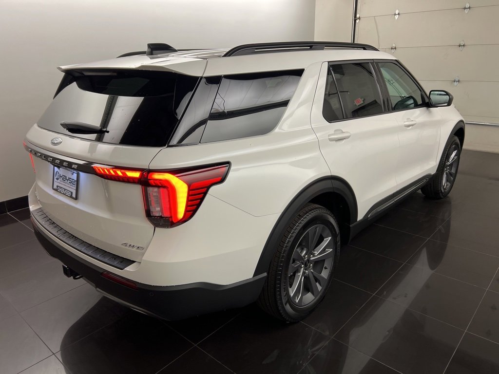 New 2025 Ford Explorer Active w/ Active Comfort Package image 6