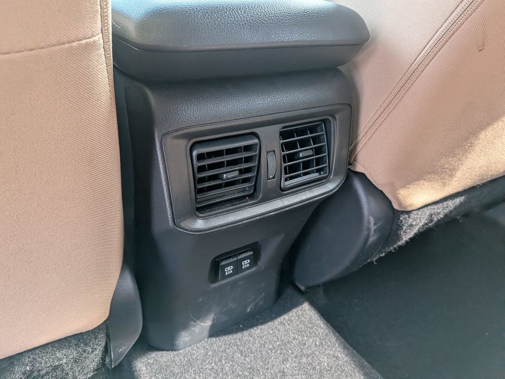 Used 2020 Toyota RAV4 XLE w/ All Weather Liner Package AWD/4WD image 31