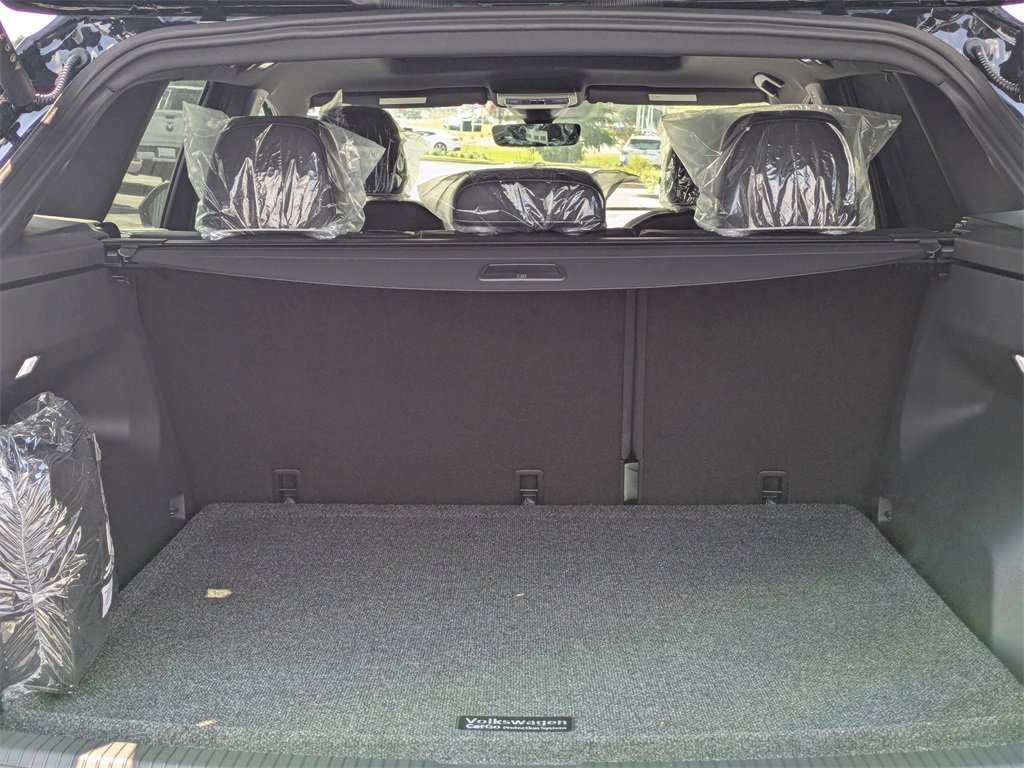 New 2026 Volkswagen Atlas Cross Sport SEL Premium R-Line image 13