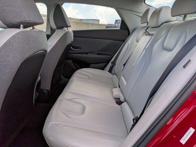 Used 2025 Hyundai Elantra Limited FWD image 11