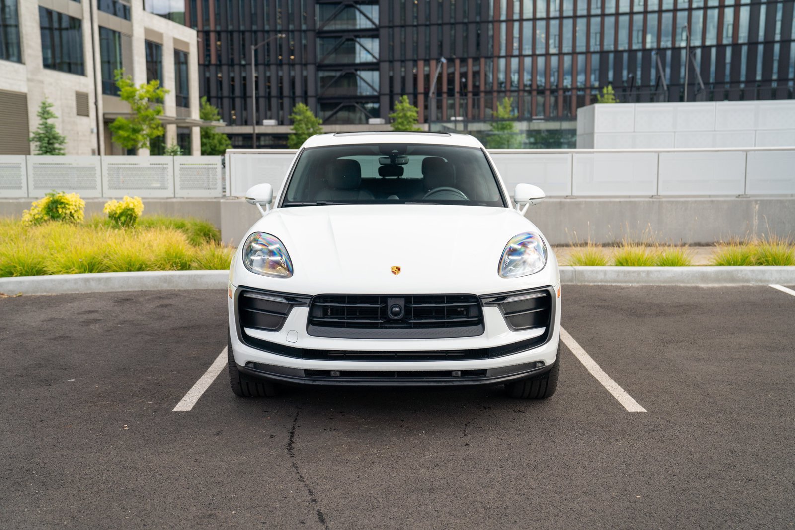 Certified 2023 Porsche Macan Turbo AWD/4WD image 6