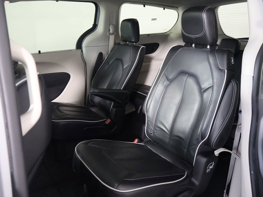 Used 2024 Chrysler Pacifica Limited FWD image 34