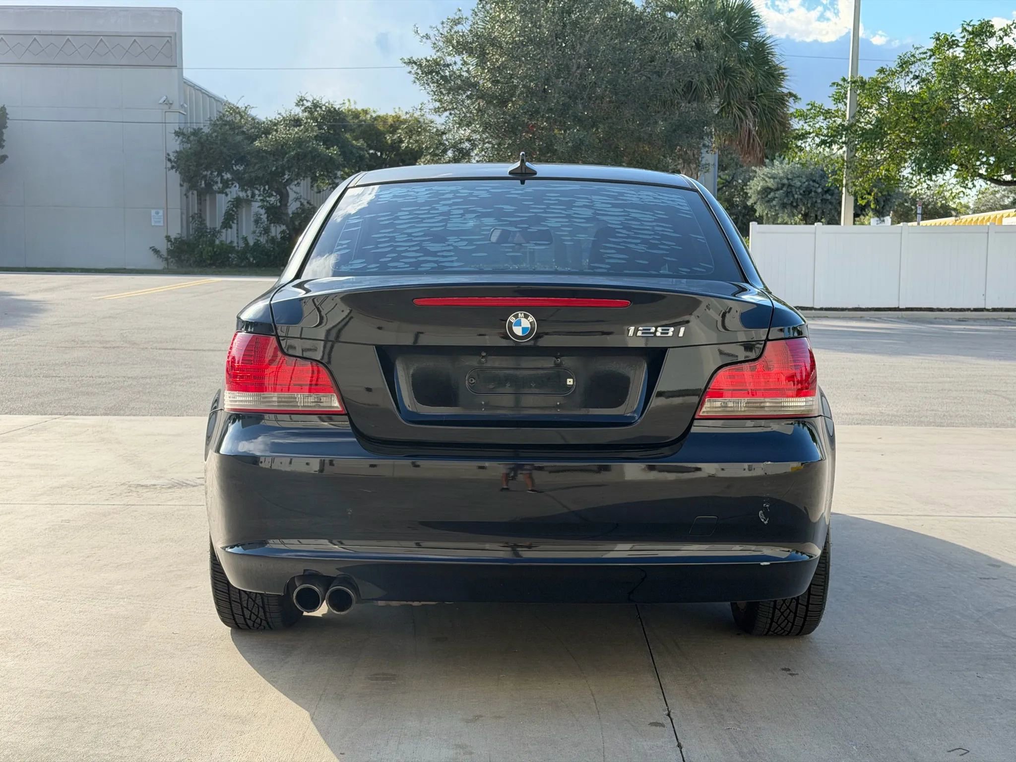 Used 2011 BMW 128i Coupe image 9