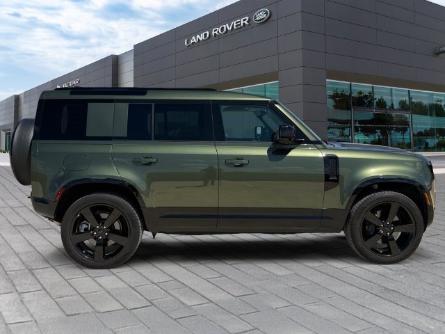 Certified 2026 Land Rover Defender 110 X-Dynamic SE AWD/4WD image 6