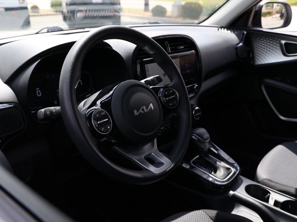 Used 2023 Kia Soul S image 14