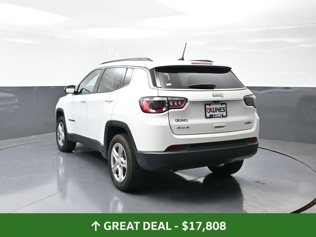 Used 2023 Jeep Compass Latitude image 12