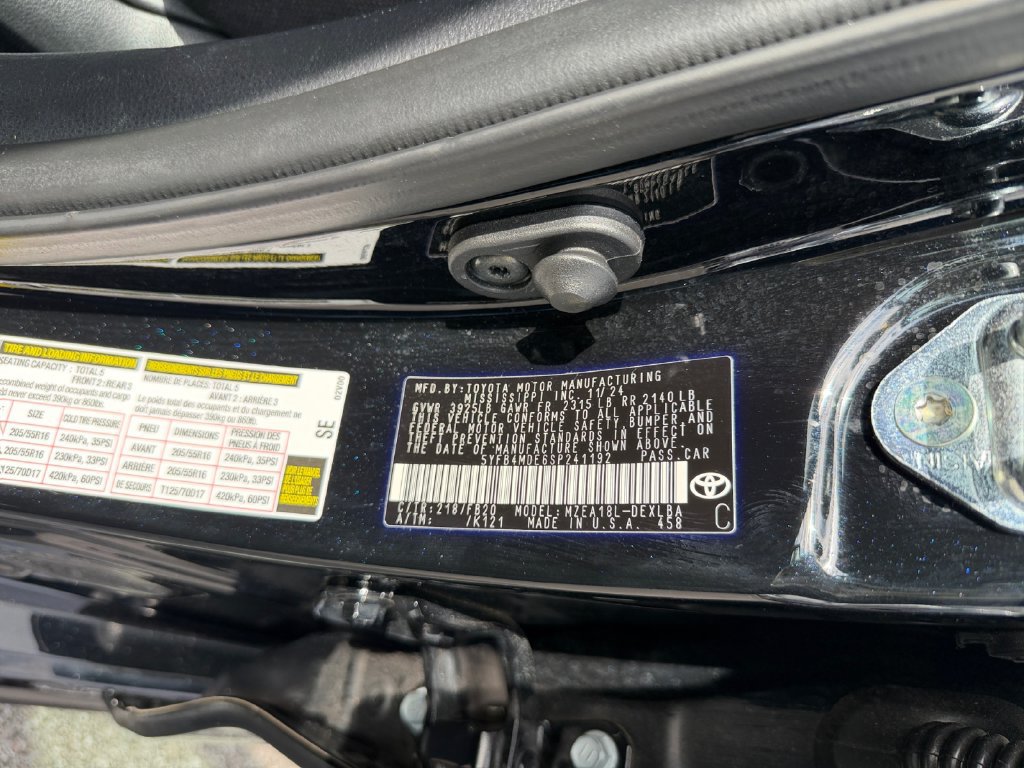 Used 2025 Toyota Corolla LE FWD image 29