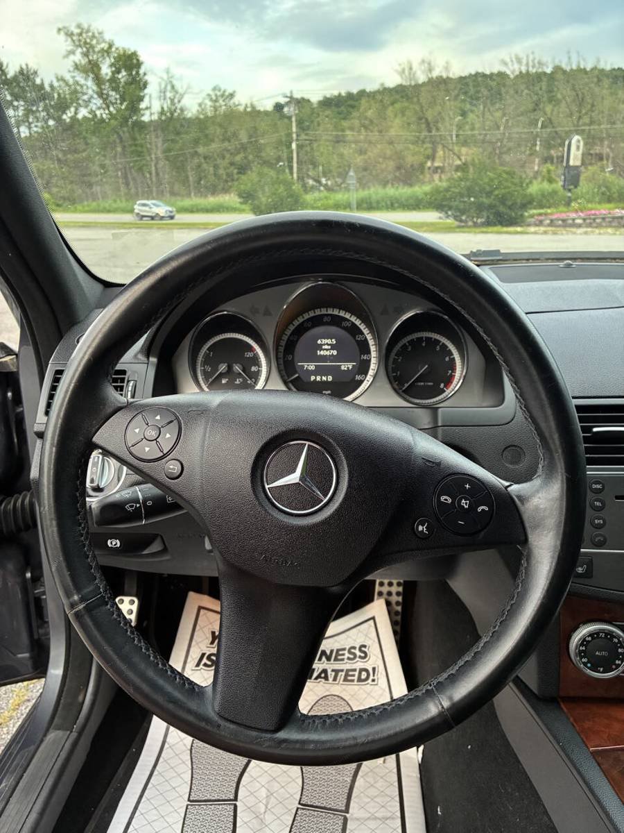 Used 2011 Mercedes-Benz C 300 4MATIC Sedan image 13