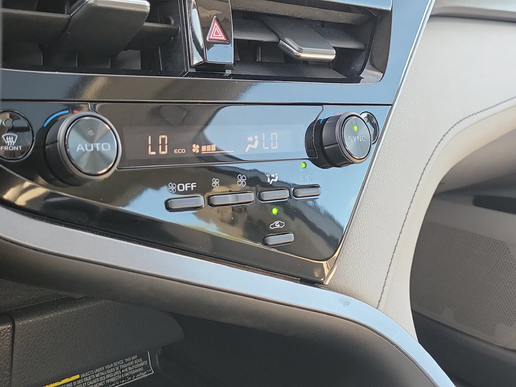 Used 2021 Toyota Camry XLE FWD image 16