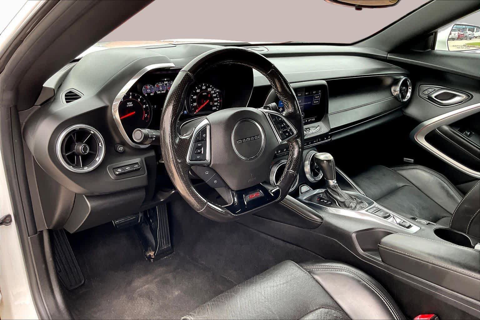 Used 2019 Chevrolet Camaro SS RWD image 15