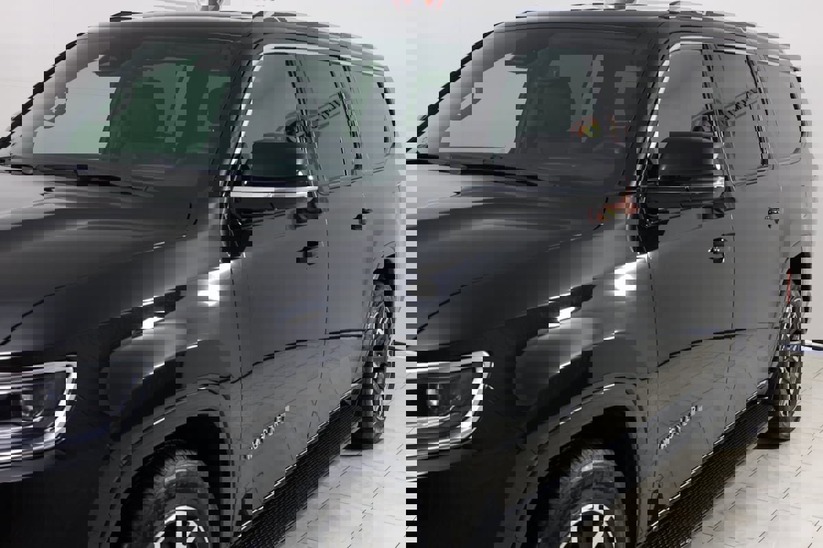 Used 2024 Jeep Wagoneer L Series III w/ Flexible Seating Group image 54